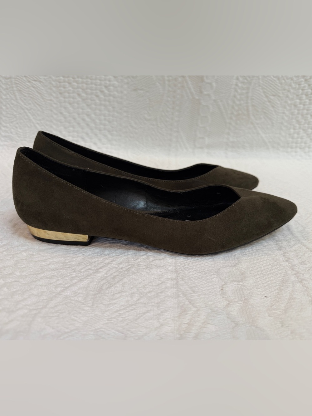 Coach Women’s Olive Green Suede Pointed Toe Ballet Flats Gold Accent Sz 8.5